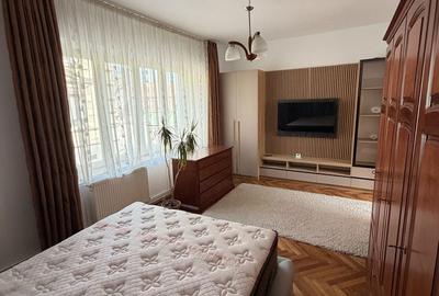 Apartament cu 2 camere semidecomandat în Centrul Istoric - 1