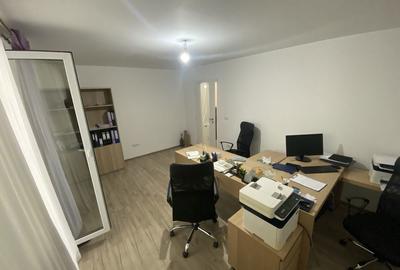 Apartament cu 3 camere decomandat în Central - 8