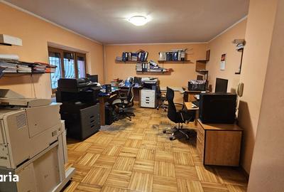 Spațiu comercial, de 74 mp, în Central - 3