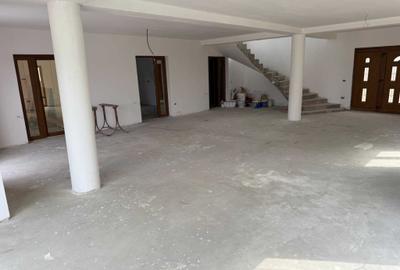 Casă cu 4 camere în Central - 4