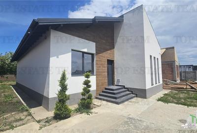 Casă individuală cu 4 camere cu Teren 400 Mp în Țegheș - 1