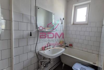 Apartament cu 3 camere semidecomandat în Micro 1 - 2