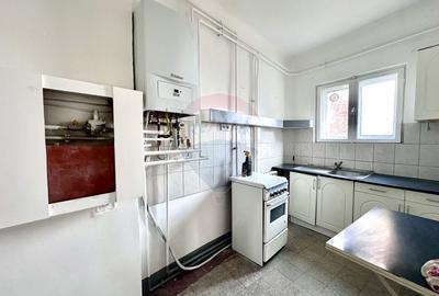 Apartament cu 4 camere decomandat în Periferie - 9