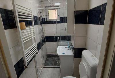 Apartament cu 3 camere semidecomandat în Băneasa