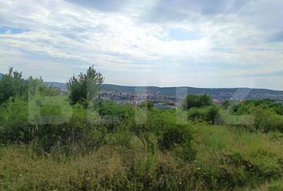 Teren de 918 mp, în Central - 2