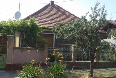Proprietar-vand urgent casa cu curte ,gradina , imediat ocupabila si locuibila - 9