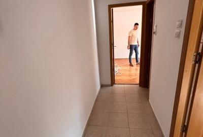 Apartament 3 camere, nemobilat-Bd Saturn - 4
