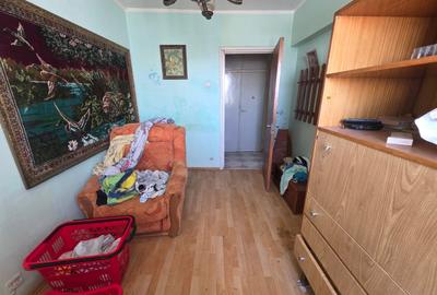 Apartament cu 3 camere decomandat în Costin Georgian - 9