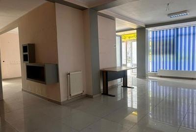 Spațiu comercial, de 110 mp, în Mazepa 2 - 1