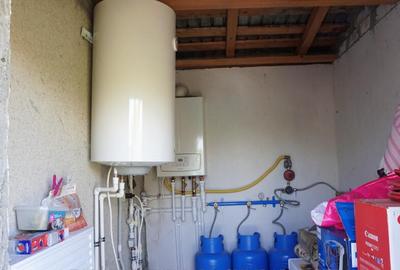 BUDESTI - CASA LANGA ORAS, TEREN 935 MP - 6