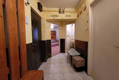 Apartament cu 3 camere semidecomandat, mobilat în Micro 16 - 2