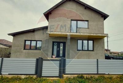 Casă individuală cu 5 camere cu Teren 500 Mp în Central - 2