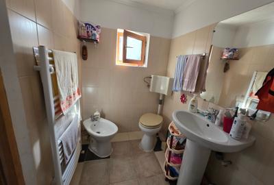 Casă cu 3 camere cu Canalizare în Dămăroaia - 9