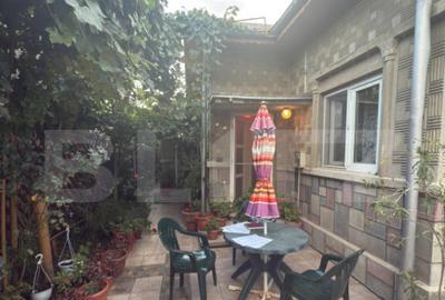 Casa de vanzare 5 camere + dependente - 27