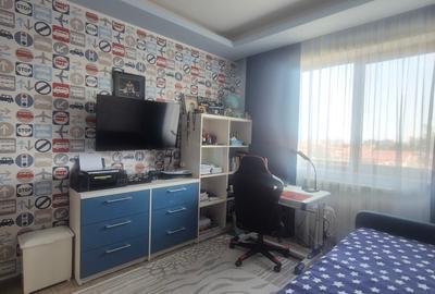 3 Camere, Decomandat, 99 Mp, Imbunatatiri de Lux - 12