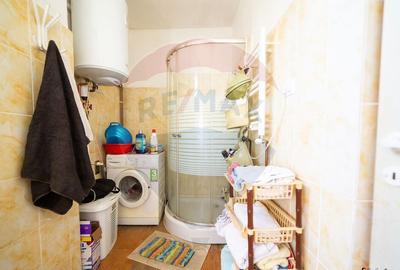 Imobil renovat, 2 apartamente, gradina ?i garaj Turnu - 7