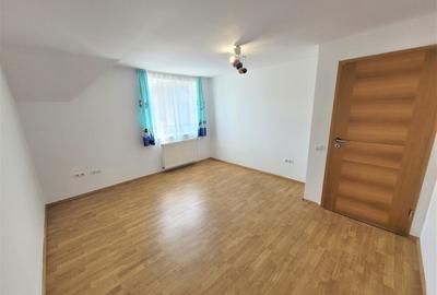 Casă cu 4 camere cu Canalizare în Europa