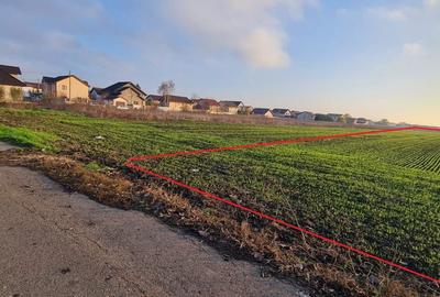 Teren de 2813 mp, în Vânători - 1