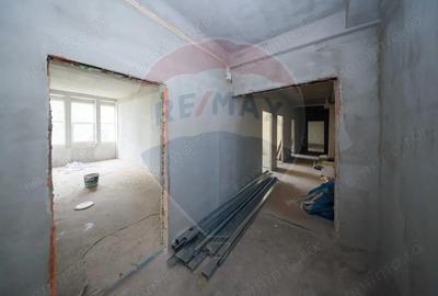 Hala 2.700 mp + birouri 800 mp + teren 1.400 mp AEROPORT BRASOV - 5