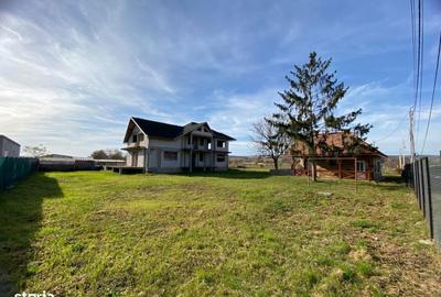 Casă cu 6 camere cu Teren 1800 Mp în Iclod - 13