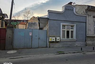 Casă cu 4 camere cu Teren 250 Mp în Central