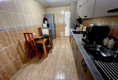 Apartament de 3 camere, decomandat, 110 mp. - 2