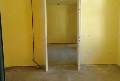 De vanzare apartament 3 camere zona Balcescu - 2