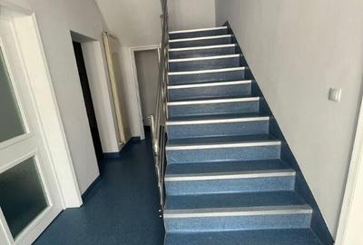 Casă cu 8 camere cu Teren 200 Mp în Banu Manta