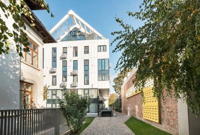 Apartament cu 2 camere decomandat, mobilat în Central