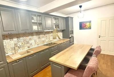 Apartament cu 3 camere decomandat, mobilat în Pipera