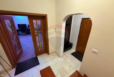 De inchiriat Casa / Vila 7 camere + curte zona Vatra Luminoasa - 13