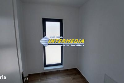 Casă cu 4 camere cu Teren 250 Mp în Micești - 2