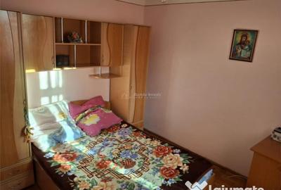 Apartament cu 2 camere semidecomandat în Micro III - 9