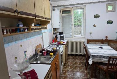 Apartament cu 3 camere decomandat în Dărmănești - 16