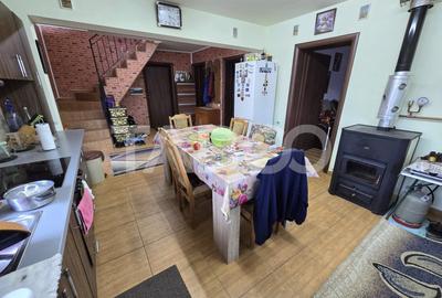 Casa de vanzare cu 6 camere 2 parcari curte libera 200 mp in Selimbar - 18