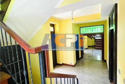 VANZARE CASA VILA 6 CAMERE 652 mp TEREN ZONA SISESTI SECTOR 1 - 10