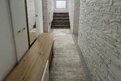 Apartament cu 3 camere decomandat în Central - 1