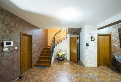 Casa 8 camere, 326 mp utili, teren 835 mp - cartier Rovine-Lapus Arges - 19