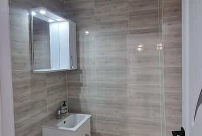 Apartament cu 3 camere decomandat în Nerva Traian