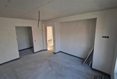 Vanzare casa tip duplex finalizata zona Unitatii Militare Floresti - 7