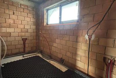 Casă individuală cu 4 camere cu Canalizare în Cristian - 12