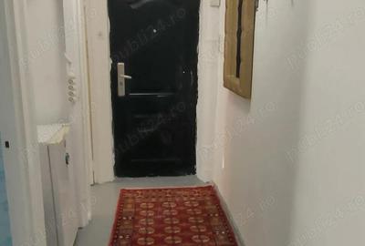 Apartament cu 3 camere semidecomandat în Dacia