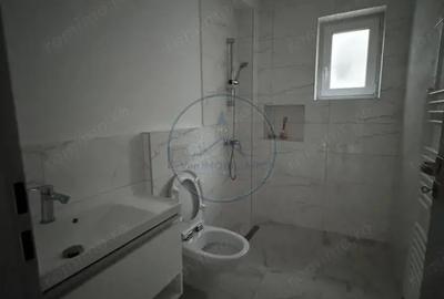 Spațiu comercial, de 50 mp, în Central - 3