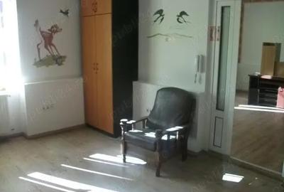 Casă cu 5 camere în Central - 9
