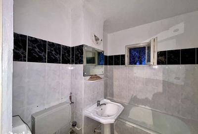 Apartament cu 3 camere decomandat în 9 Mai - 14