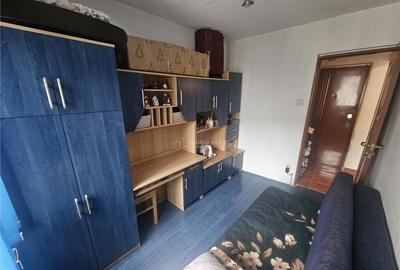 Apartament cu 3 camere nedecomandat în Micro III - 15