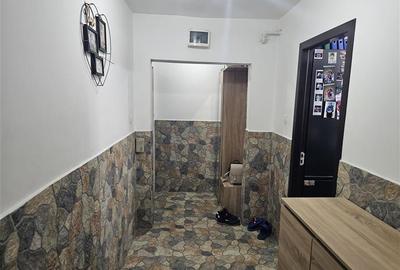 Apartament cu 2 camere semidecomandat, mobilat în Micro III - 18