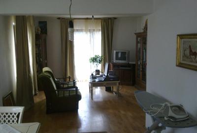 Casă cu 4 camere în Păun - 3