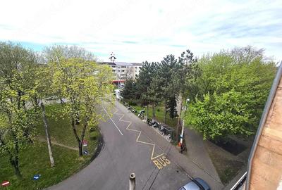 Apartament cu 2 camere decomandat în Micro 16 - 2