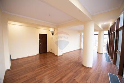 Birou, de 96 mp, în Eroii Revoluției - 11